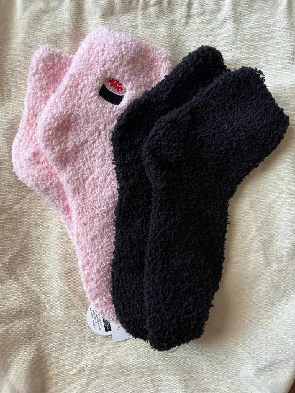 West & Willow Womens 2 Pairs Super Soft Fuzzy Socks Pink Sushi & Black Size 4-10
